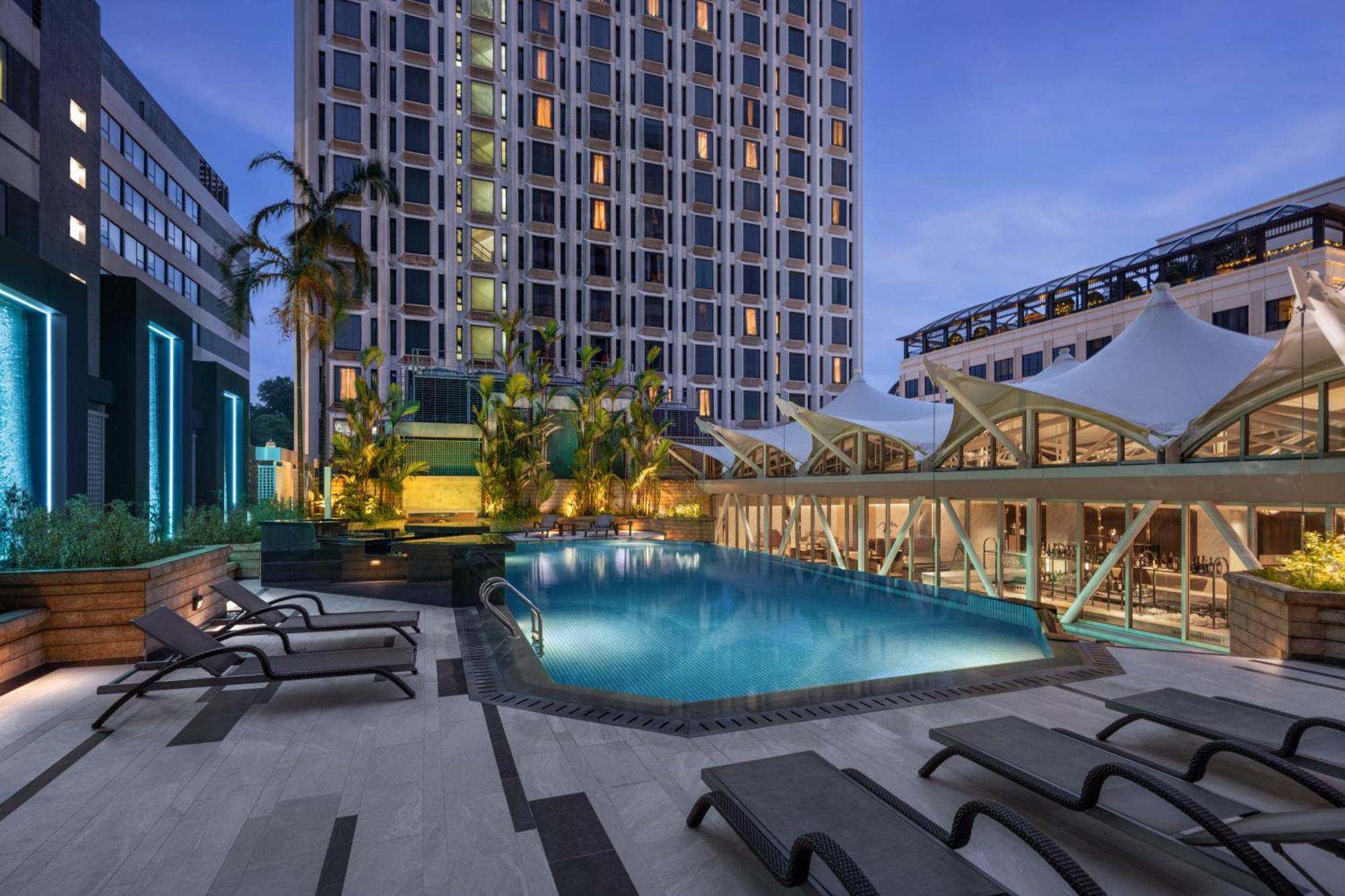 Peninsula Excelsior Hotel